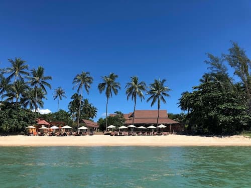 Kanok Buri Resort
