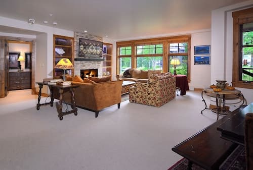 WestWall Lodge