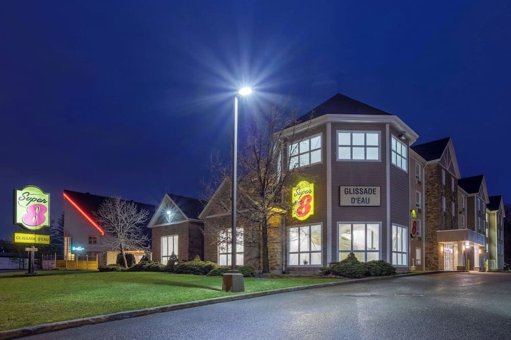 Super 8 by Wyndham Quebec City