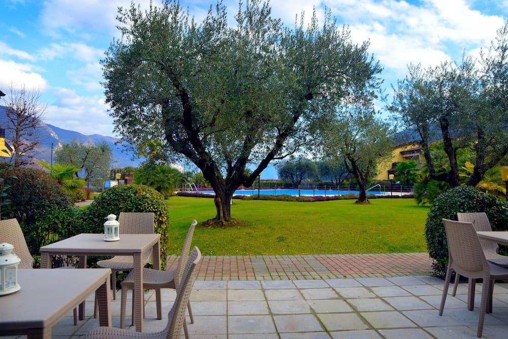 Açık havada yemek servisi