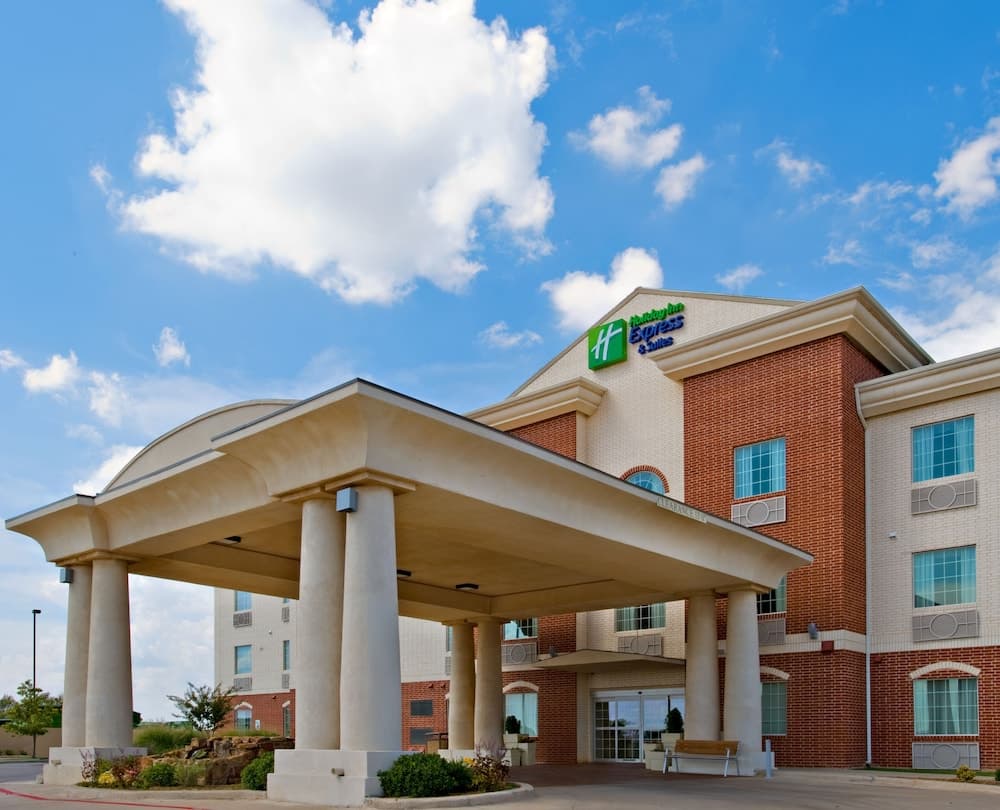 Holiday Inn Express & Suites Levelland by IHG