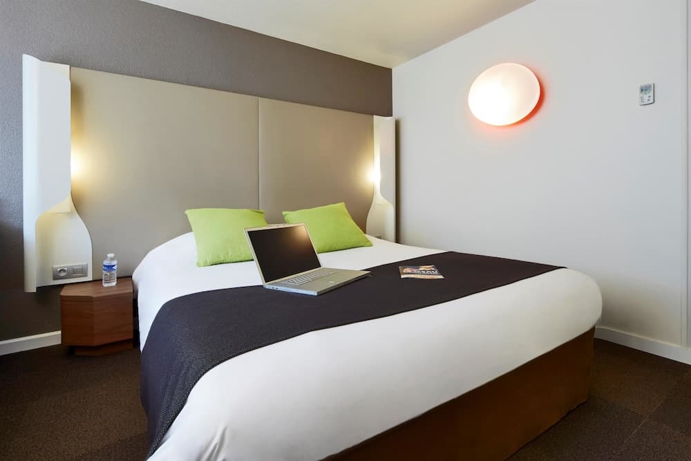 Campanile Villejust - ZA Courtaboeuf