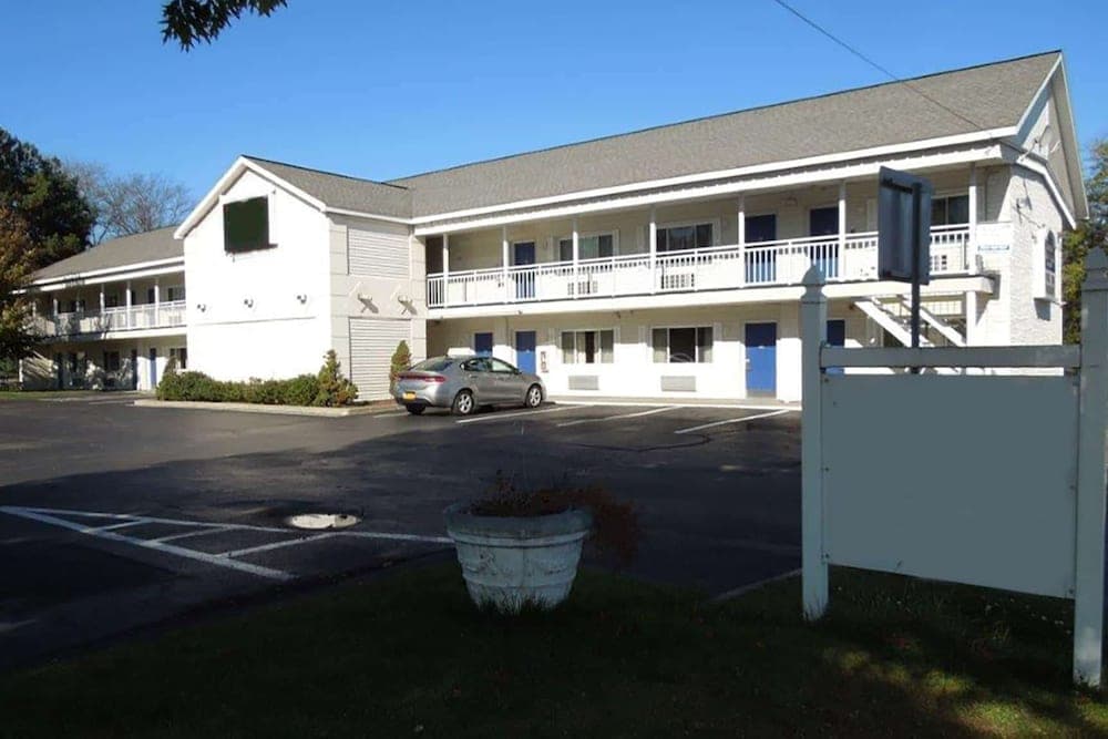 Super 8 by Wyndham Albany