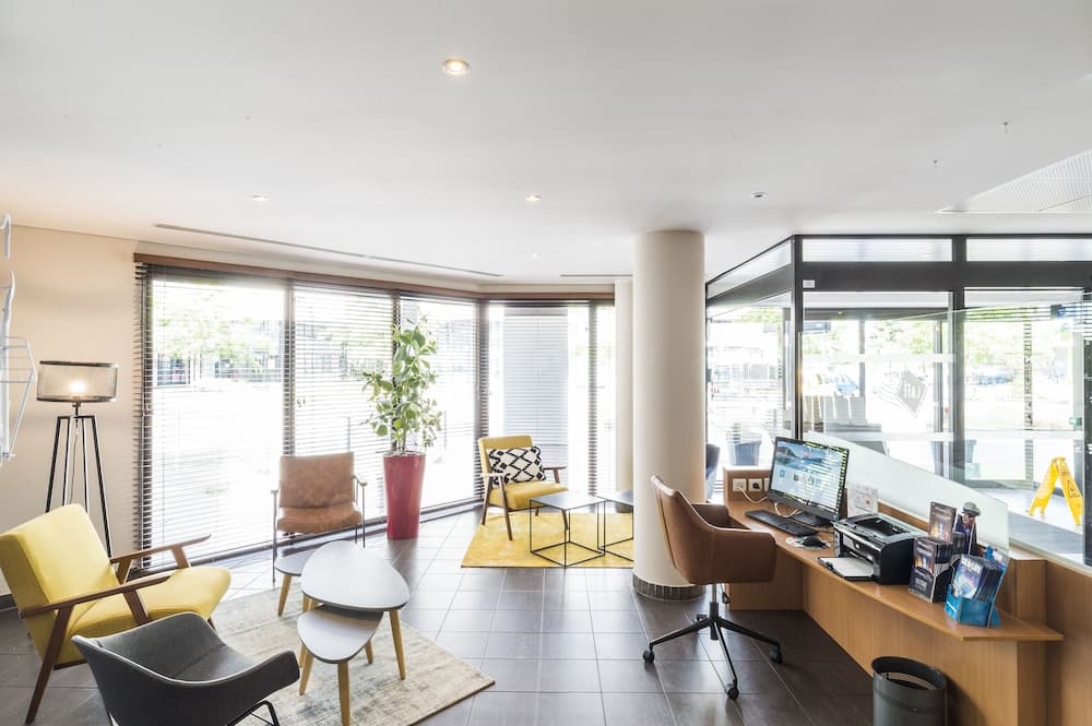 Lobi dinlenme salonu