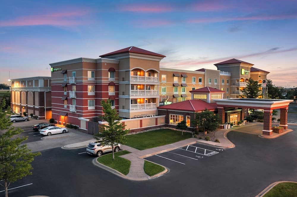 Holiday Inn Hotel & Suites Maple Grove Nw Mpls-Arbor Lks by IHG