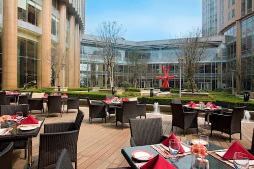 Sheraton Grand Shanghai Pudong Hotel & Residences