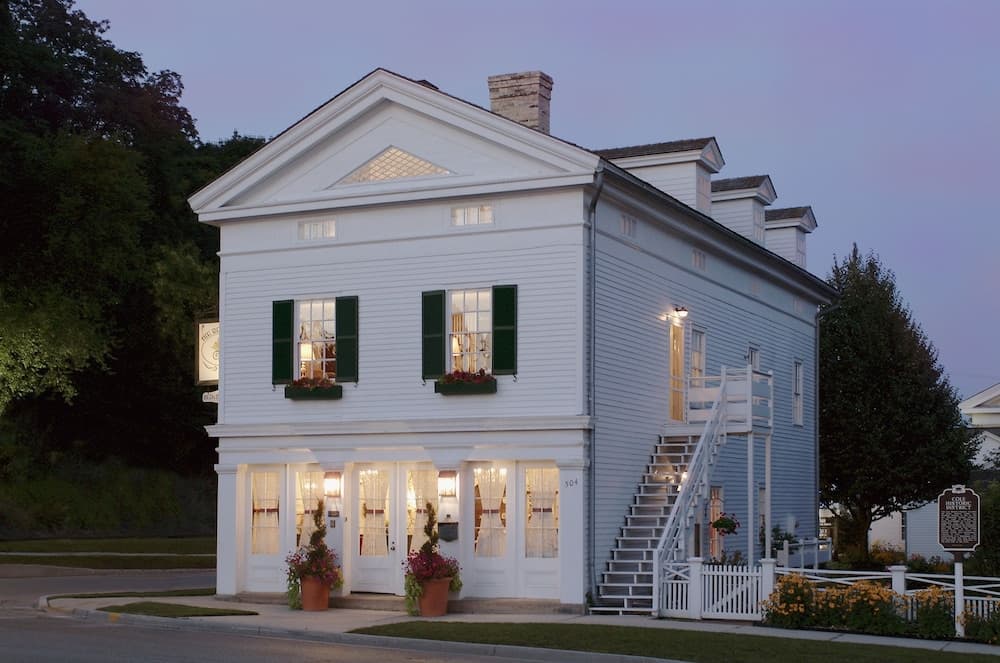The Rochester Inn, A Historic Hotel