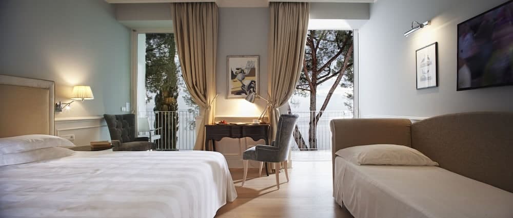 Hotel Riviera & Maximilians