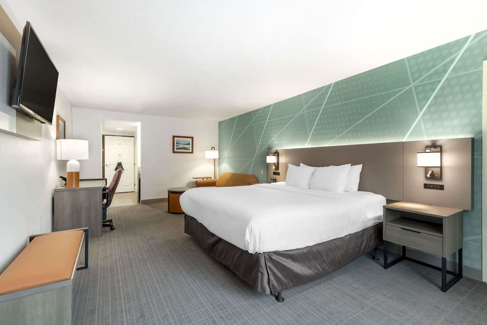 Comfort Inn & Suites Lake George