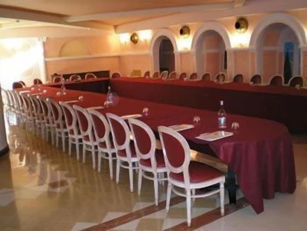 Toplantı salonu/imkânları