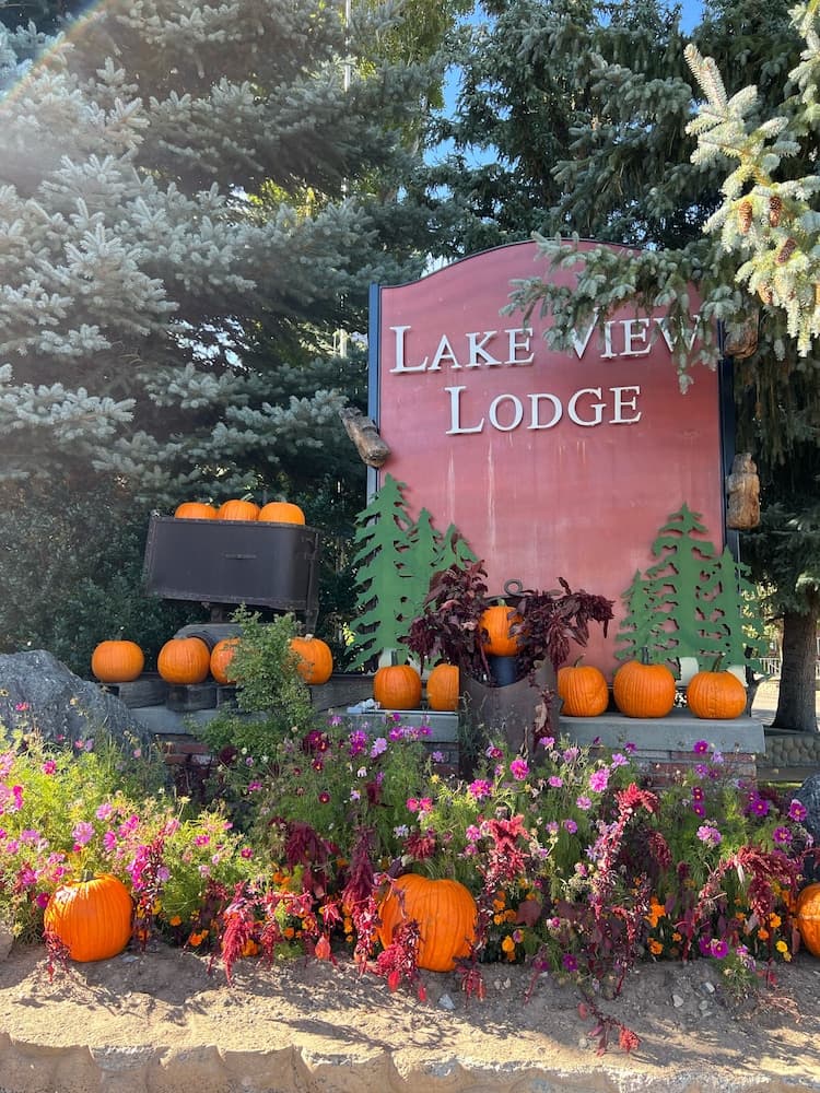 Lake View Lodge