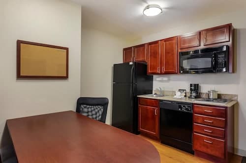 MainStay Suites Fitchburg - Madison