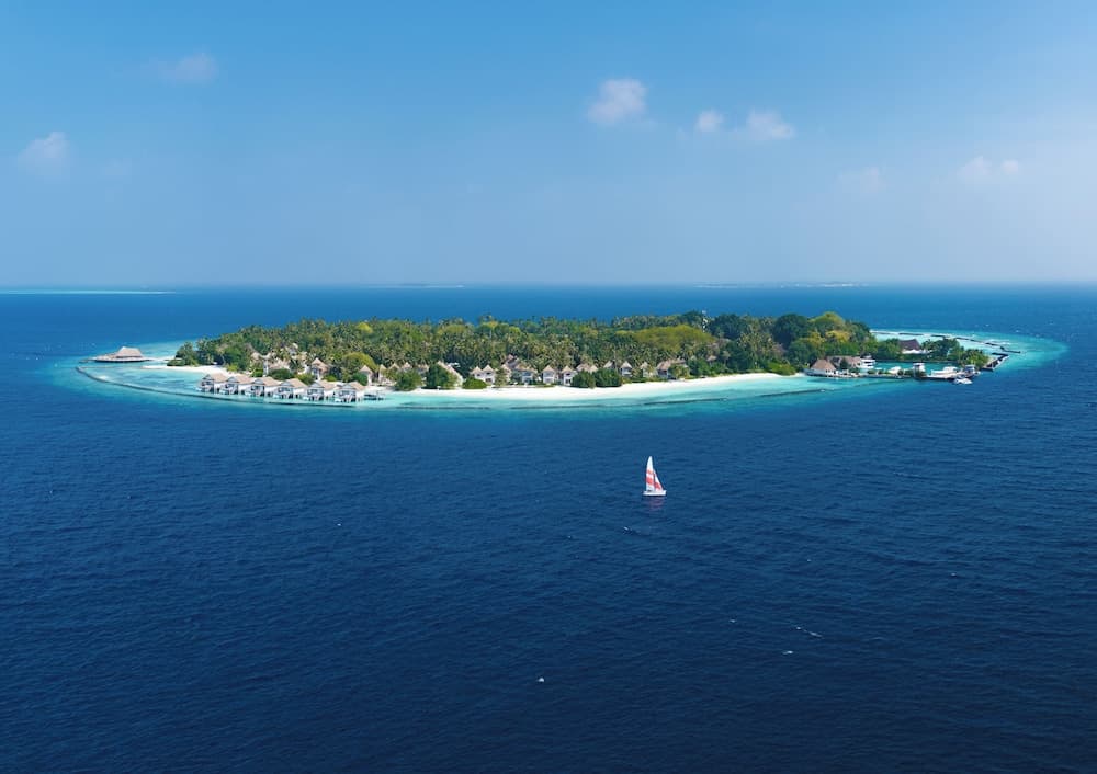 Bandos Maldives - One Way Transfer FREE for stays from 1st May till 30th Sept 2025 for Bookings from 16 Apr 2025