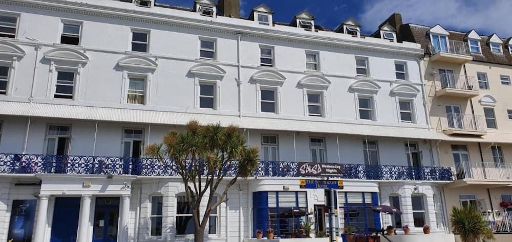 OYO The Southcliff Hotel