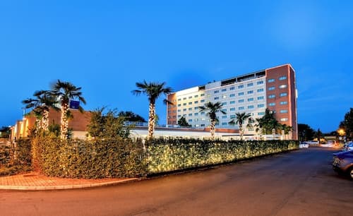 The Sydney Hotel