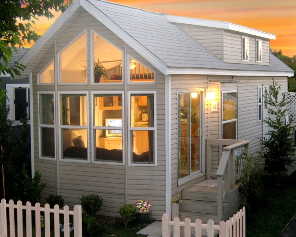 Arden Acres Executive Suites and Cottages