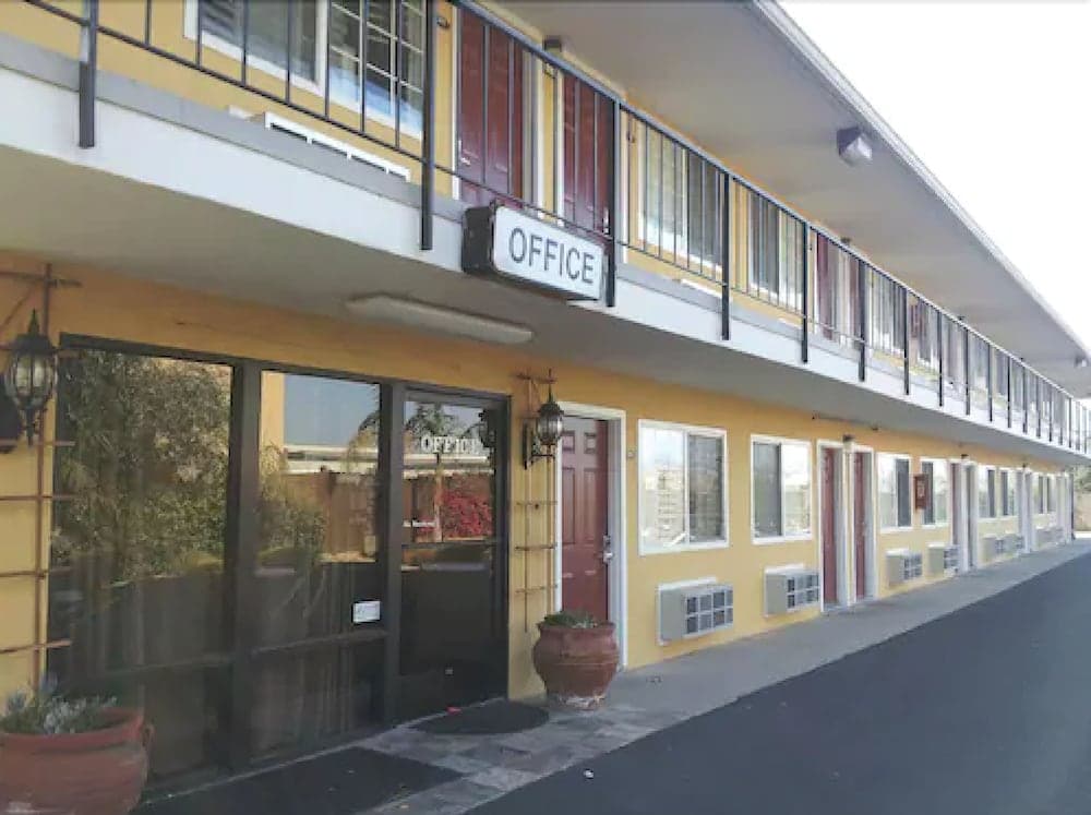 Lotus of Lompoc - A Great Hospitality Inn