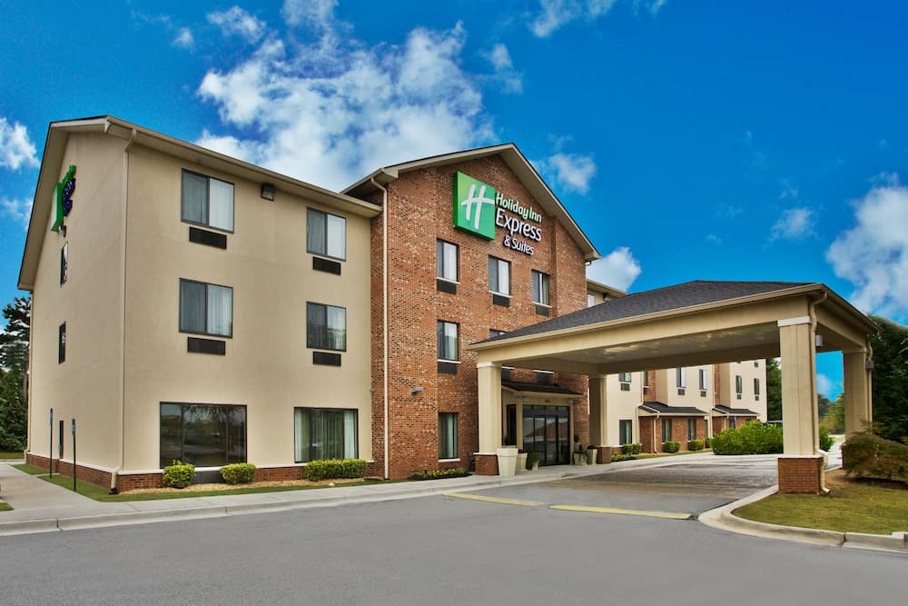 Holiday Inn Express & Suites Buford NE - Lake Lanier by IHG