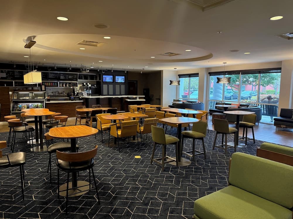 Lobi dinlenme salonu