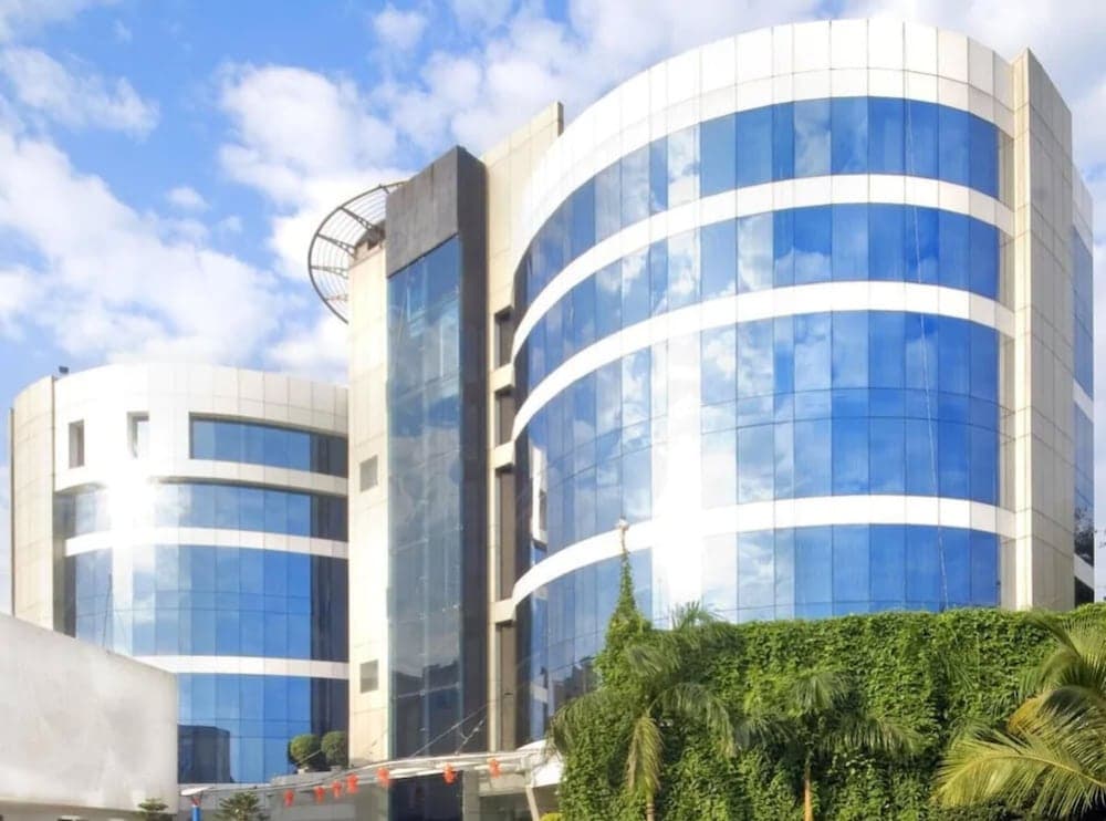 Peninsula Grand Hotel