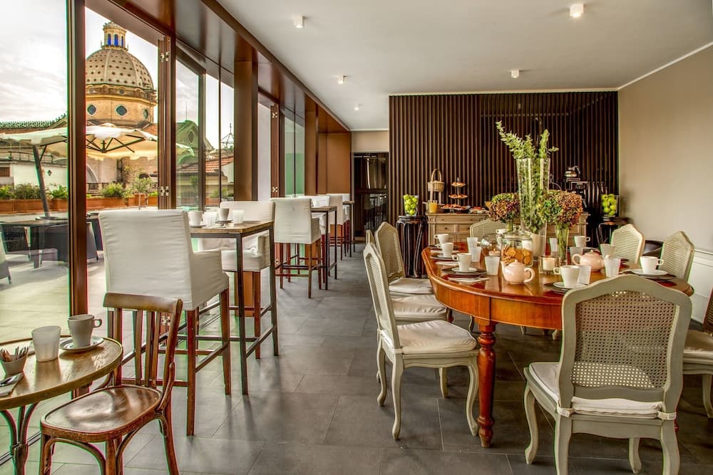 The B Place Hotel