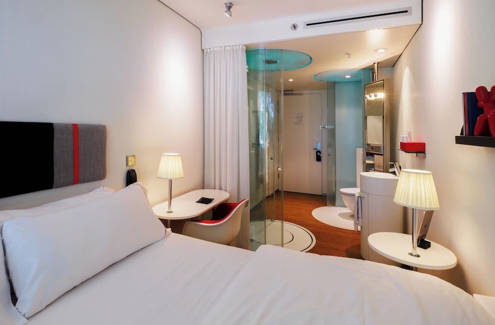 citizenM Schiphol Airport