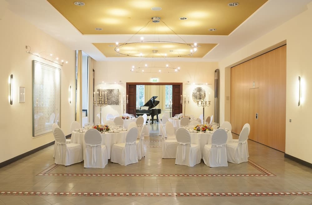 Salon düğünü