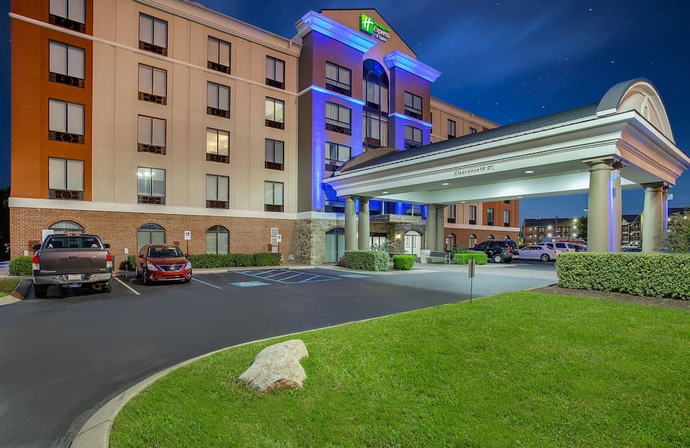 Holiday Inn Express & Suites Lebanon-Nashville Area by IHG