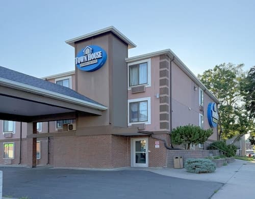 Town House Extended Stay Hotel Downtown