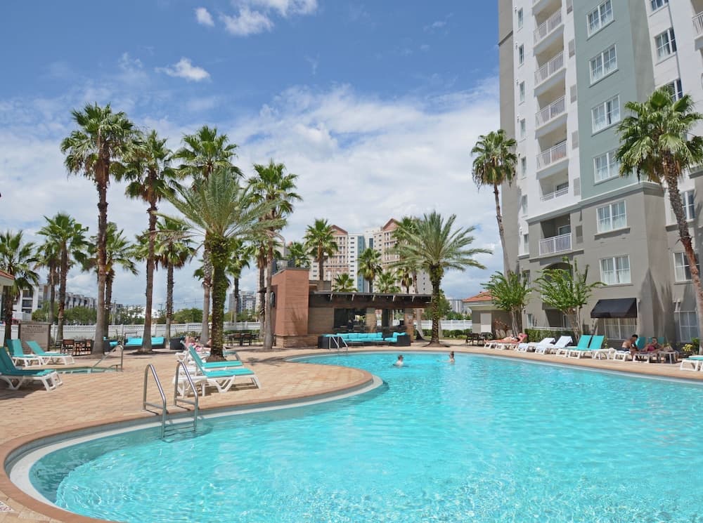 The Point Hotel & Suites
