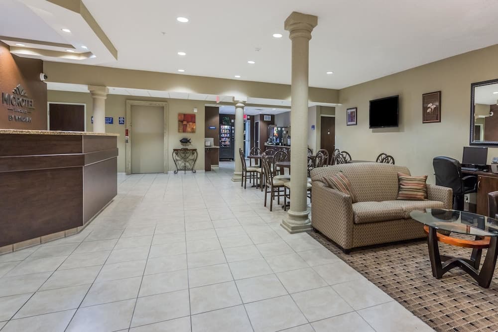 Microtel Inn & Suites by Wyndham Jacksonville Airport