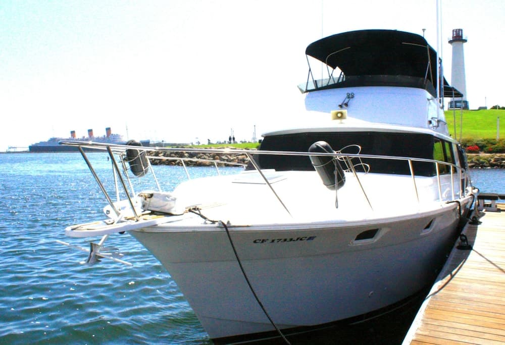 Dockside Boat & Bed Long Beach