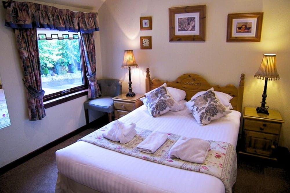 Rosemount Hotel