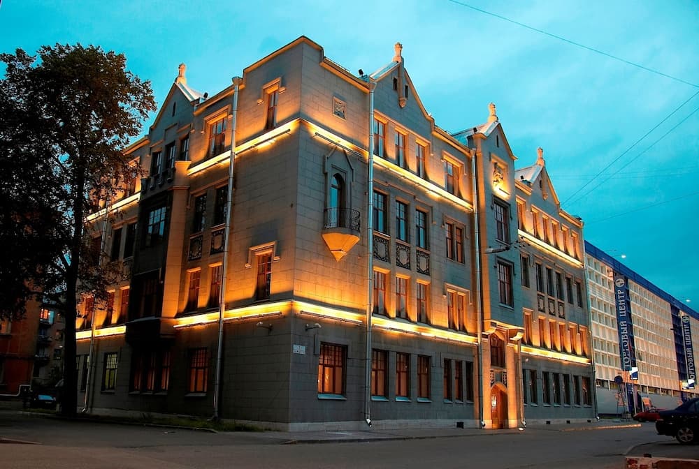 Lancaster Court Hotel