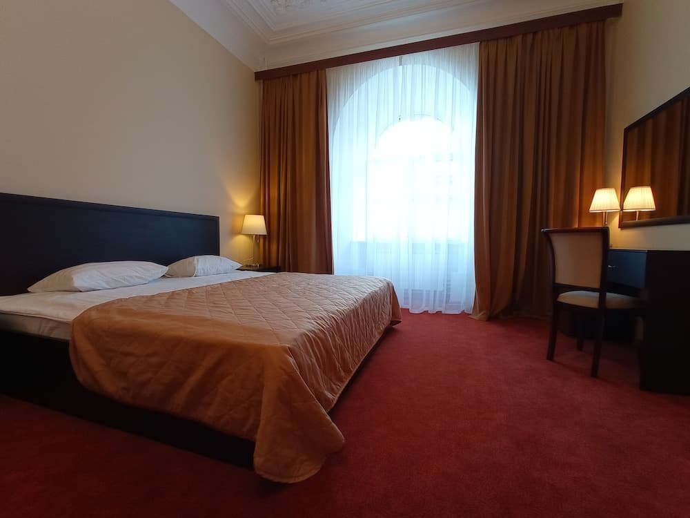 Sonata at Palace Square