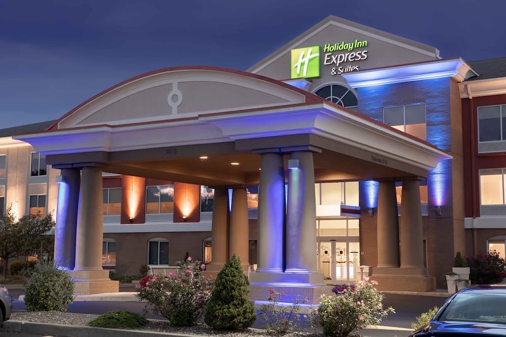 Holiday Inn Express Hotel & Suites Vestal by IHG