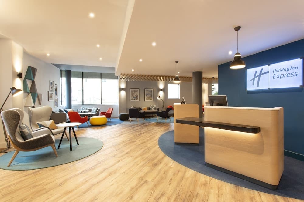 Holiday Inn Express Cheltenham by IHG