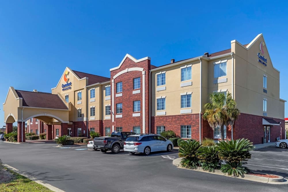 Comfort Inn & Suites