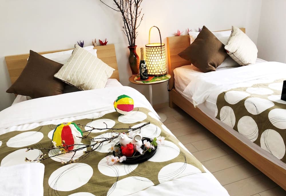 At RLiS House Tennoji East