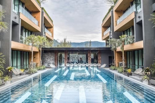 Glam Habitat Hotel