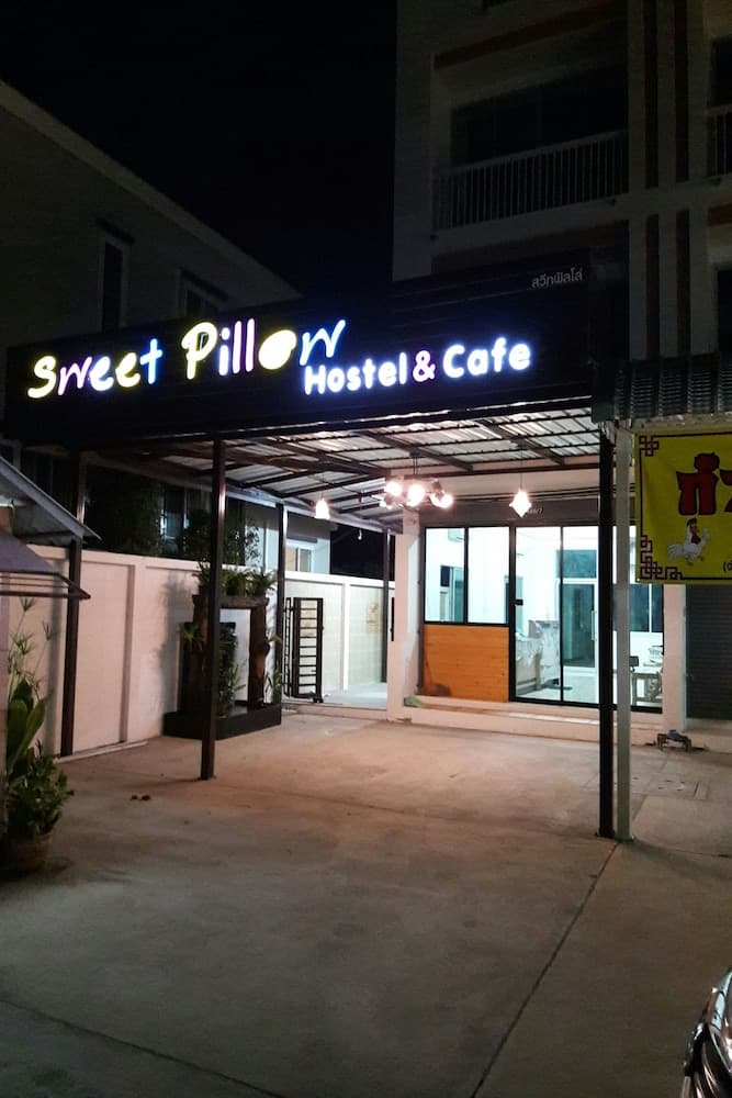 Sweet Pillow Hostel & Café