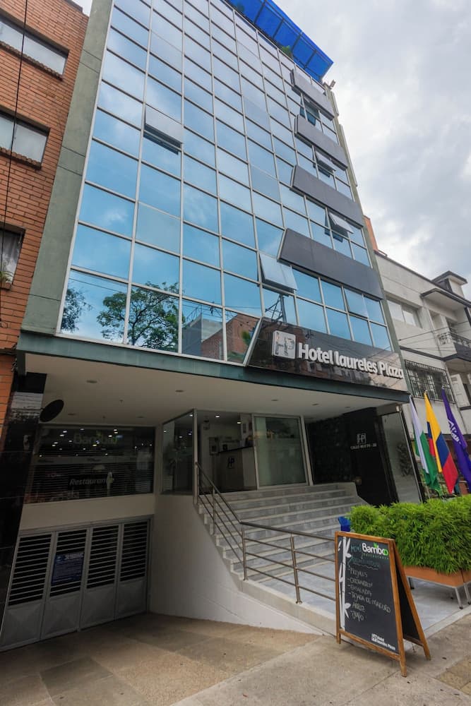 Hotel Laureles Plaza