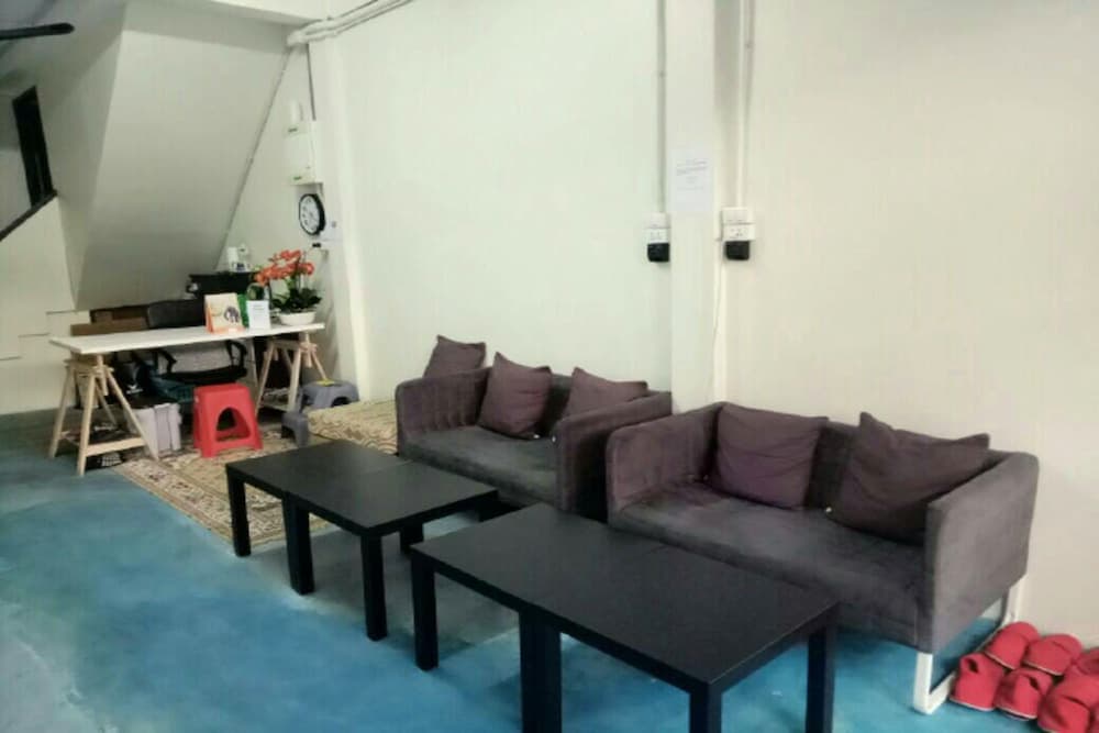 First Inn On Nut - Hostel