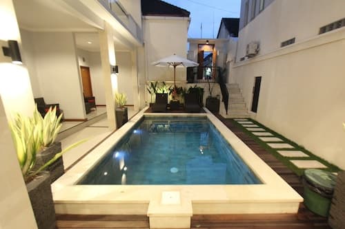 Tom Guest House