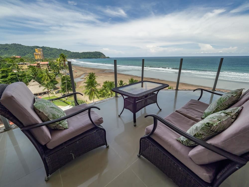 Condominio Diamante del Sol by CRHR