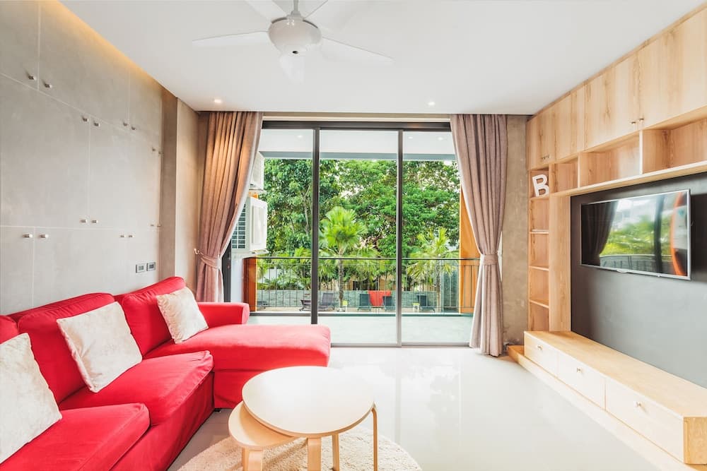 Condo in Nai Harn in ReLife 15-122-211