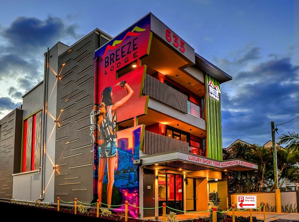 Breeze Lodge - Hostel