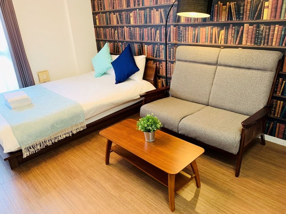 At RLiS House Namba Minami