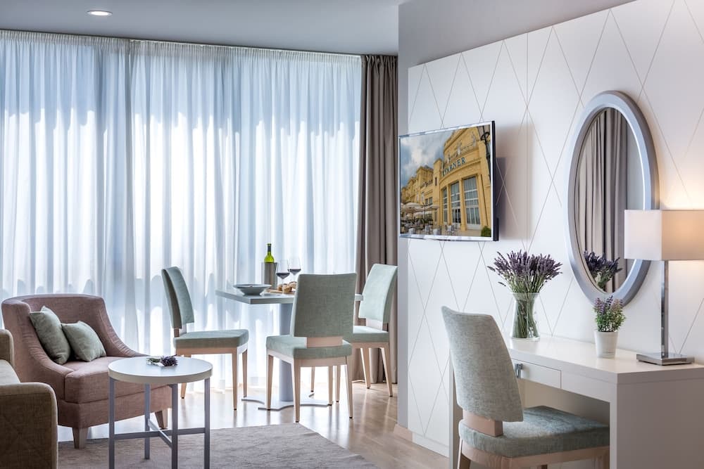 Preelook Apartments and Rooms