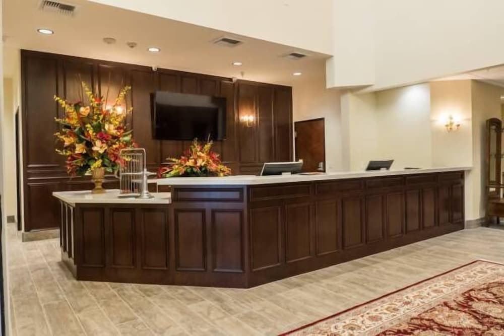 Skyline Hotel & Casino